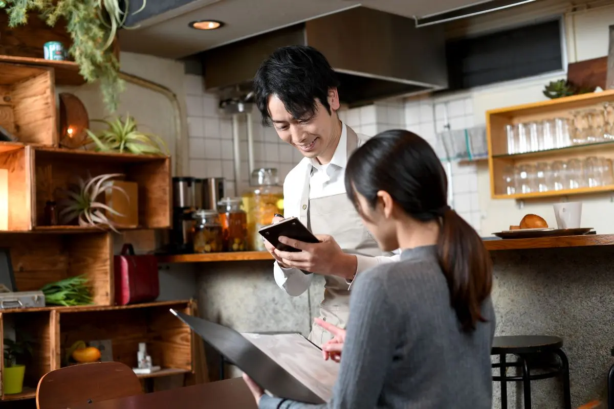シェアレストラン開業の不安、解消しませんか？低リスクで飲食ビジネスを始めるための実践ガイド